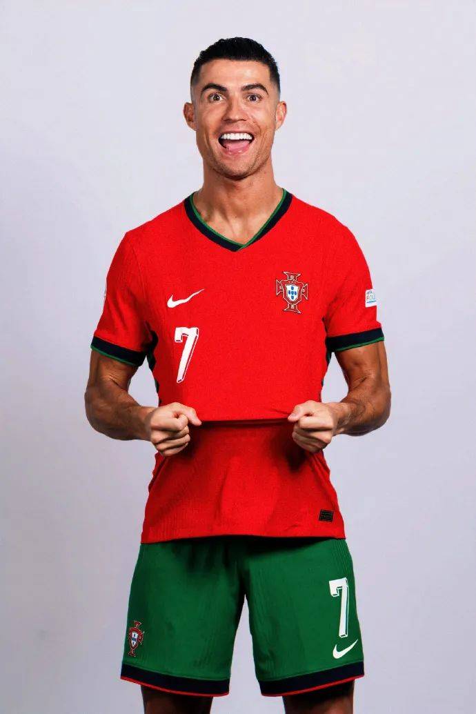 杜兰特空接暴扣，全场掌声雷动