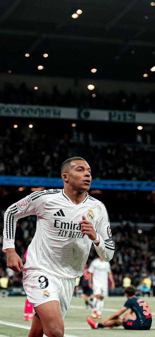 门将扑出关键点球，球迷热议